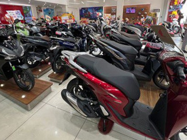 Thị trường - Tiêu dùng - Sát Tết, giá xe máy "nhảy múa" liên tục