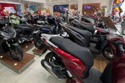 Thị trường - Tiêu dùng - Sát Tết, giá xe máy "nhảy múa" liên tục
