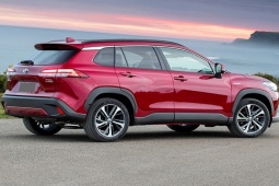 Tin tức ô tô - Toyota Corolla Cross 2024 chốt lịch ra mắt kèm video "nhá hàng"