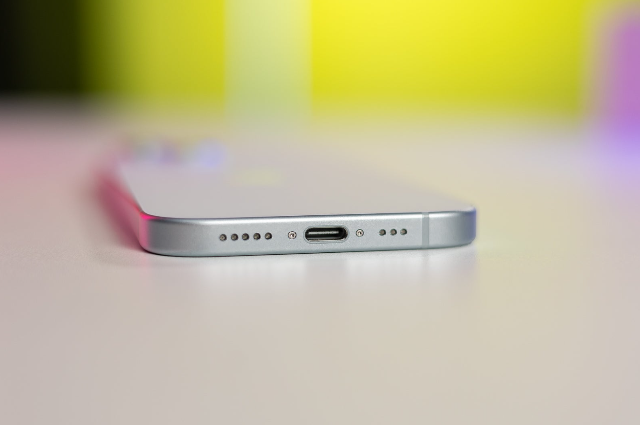 iPhone 15 có cổng USB-C phổ biến hơn.