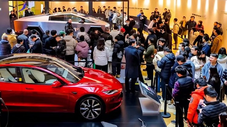 Xe bán tải điện Tesla thu hút đông đảo khách hàng tại Trung Quốc