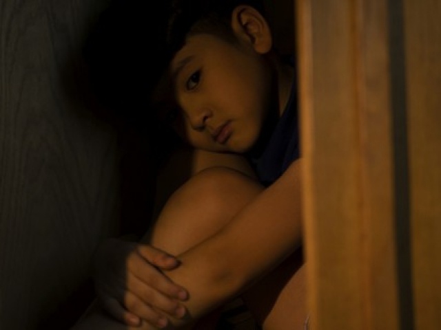 Giáo dục - du học - 'Vết sẹo' đau đớn khó lành của đứa trẻ chứng kiến cha mẹ ngoại tình