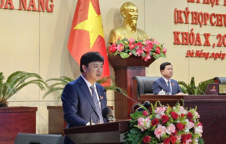 Ông Lương Nguyễn Minh Triết phát biểu tại kỳ họp. Ảnh: TẤN VIỆT