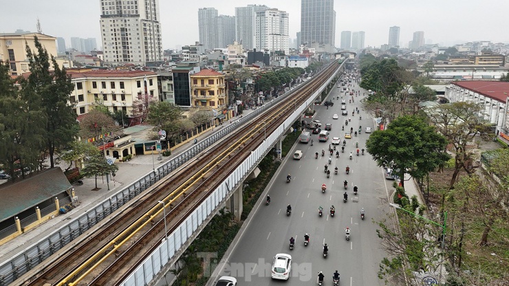 Do lượng lớn sinh viên đã về quê ăn Tết nên giao thông tại khu vực này (vốn tập trung khá nhiều trường đại học) thông thoáng hơn.