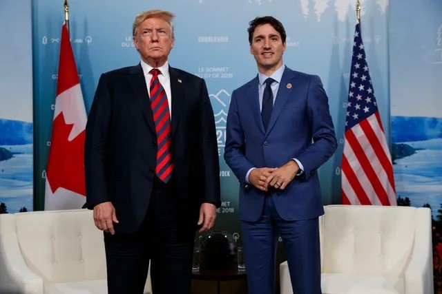 Ông Donald Trump (bên trái) - khi ấy là Tổng thống Mỹ và Thủ tướng Canada Justin Trudeau trong một cuộc gặp hồi cuối năm 2018. Ảnh: AP