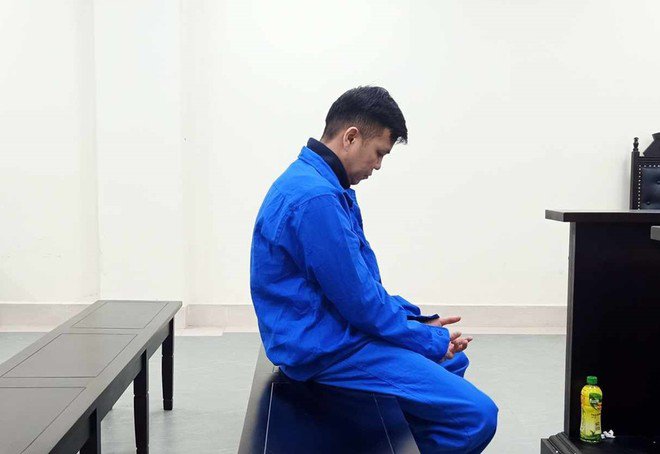 Nguyễn Hải Vân bị đưa ra xét xử tại tòa.