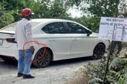 Tin tức trong ngày - Công an xác minh người cầm vật giống khẩu súng bắn chỉ thiên để "giải tán đám đông"