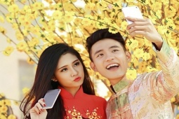 Thời trang Hi-tech - Những "dế" màu vàng cực đẹp, thích hợp chơi Tết, rước lộc