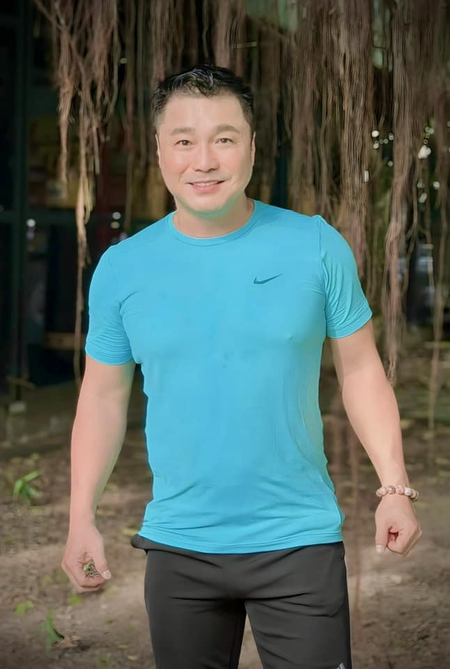 Lý Hùng ở tuổi 54: Vẻ ngoài phong độ, cơ bắp cuồn cuộn như trai 20 - 1