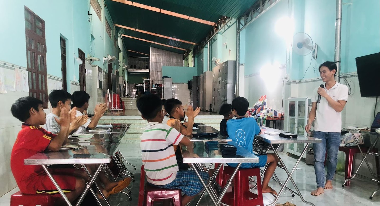 KLG Lê Mạnh Đông mở lớp học miễn phí “siêu trí nhớ” cho trẻ tại Giáo xứ Thánh Tâm (Gia Lai)