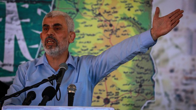 Thủ lĩnh Hamas Yahya Sinwar phát biểu tại TP Gaza năm 2021. Ảnh: Majdi Fathi