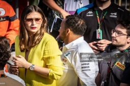 Thể thao - "Búp bê" Sharapova nhan sắc không tì vết, tiếc nuối vì chấn thương