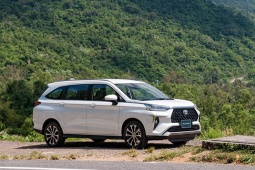 Tin tức ô tô - Giá xe Toyota Veloz Cross niêm yết và lăn bánh tháng 2/2024