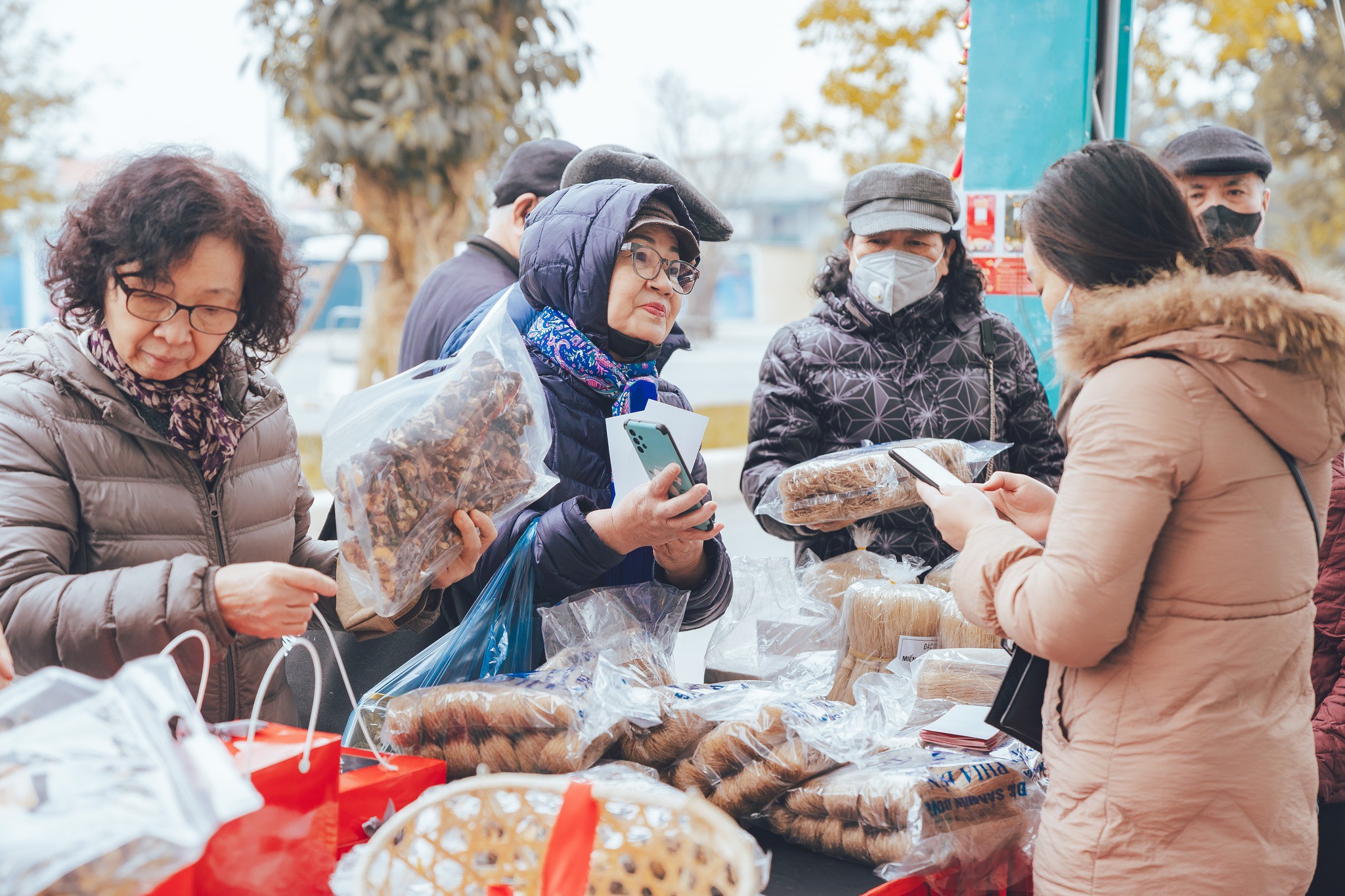 Nhóm cư dân lớn tuổi đã bị hấp dẫn bởi sức sống mới tại “Quận Kinh đô” thông qua Hội chợ Xuân 2024