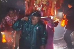 Phi thường - kỳ quặc - Kết hôn lúc nửa đêm, cô gái khiến hàng xóm “khóc thét” khi chứng kiến cảnh tượng này