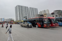 Hình ảnh bất ngờ ở bến xe TP.Hà Nội ngày làm việc cuối năm