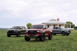 Tin tức ô tô - Ra mắt Toyota Hilux bản nâng cấp mới, giá dự kiến từ 423 triệu đồng
