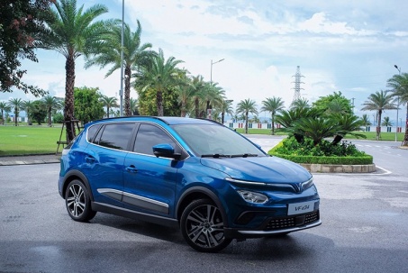 Giá xe VinFast VF e34 niêm yết và lăn bánh tháng 2/2024