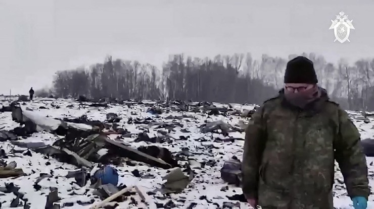 Hiện trường vụ rơi máy bay vận tải Il-76 của Nga ở vùng Belgorod.
