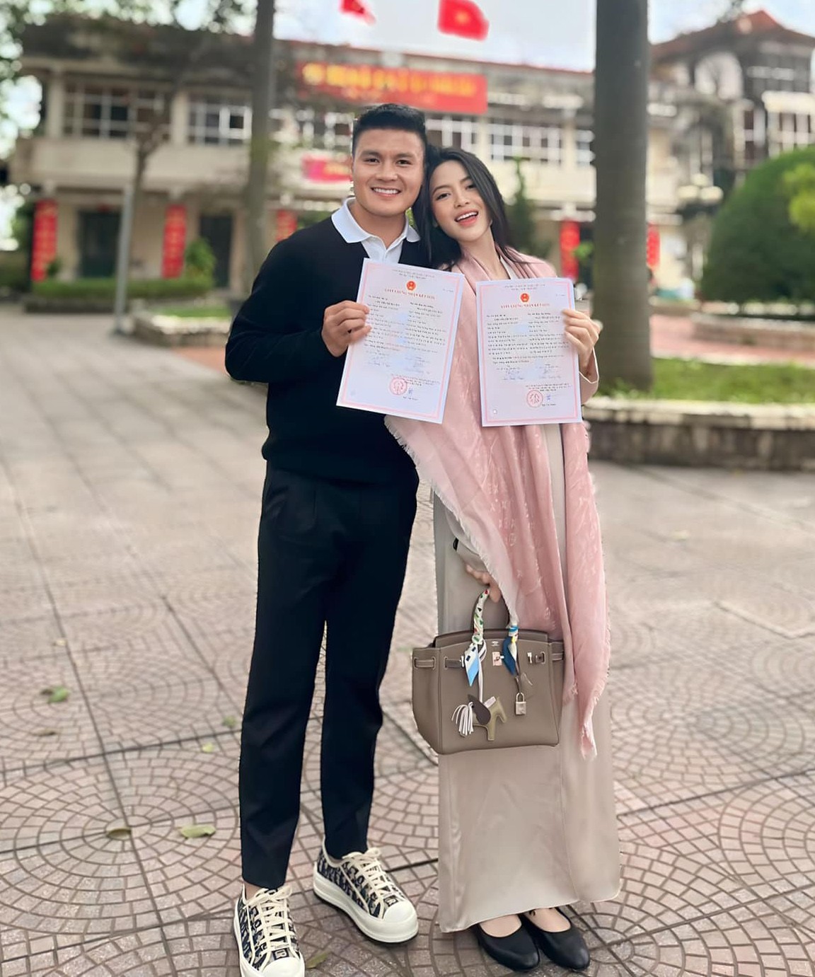 Quang Hải đăng ký kết hôn với Chu Thanh Huyền - 1