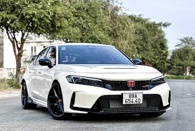 Chi tiết mẫu xe hiệu suất cao Honda Civic Type R tại Việt Nam, giá bán gần 2,4 tỷ đồng