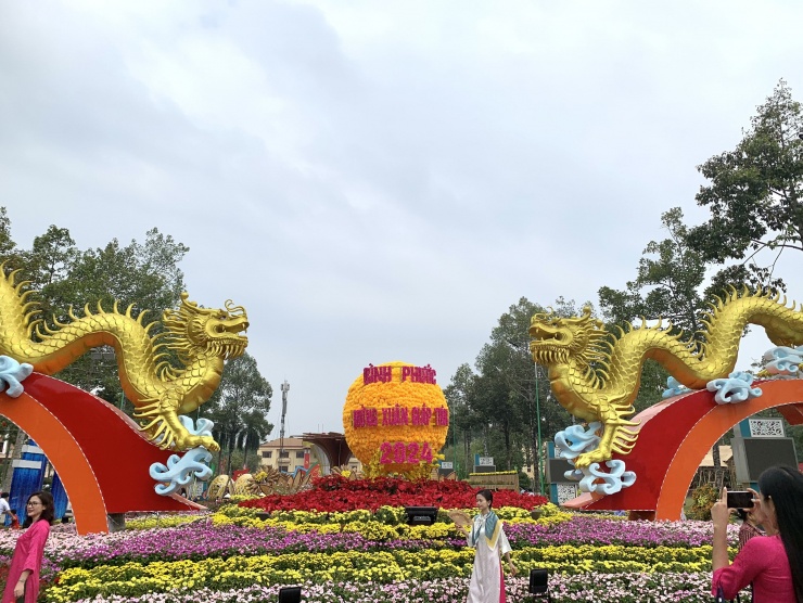 Đôi rồng vàng vừa lộ diện đã “hút” khách ở Bình Phước - 3