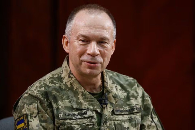 Thượng tướng Oleksandr Syrskyi, Tư lệnh Lực lượng Lục quân Ukraine, trả lời phỏng vấn Reuters trong bối cảnh Nga tấn công vùng Kharkiv, Ukraine ngày 12/1/2024. Ảnh: Reuters.