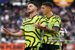 Bóng đá - Video bóng đá West Ham - Arsenal: Vỡ trận cuối hiệp 1, "set tennis" tưng bừng (Ngoại hạng Anh)