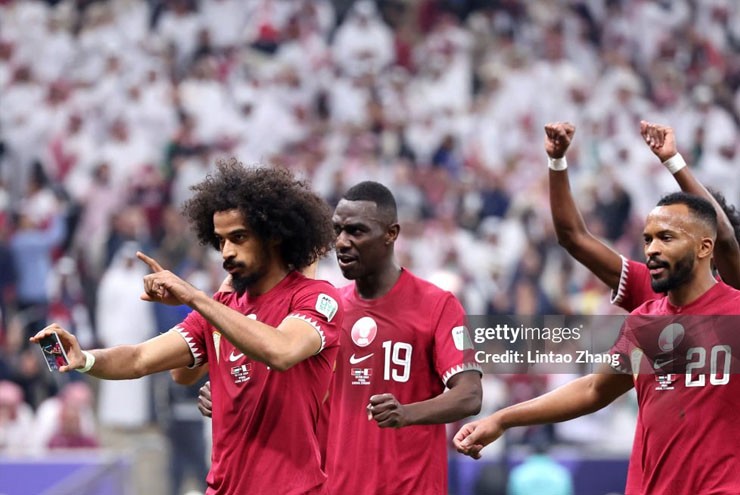 Qatar có lợi thế sớm trước Jordan khi Afif lập công trên chấm phạt đền ở phút 22.