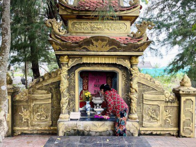 Tin tức trong ngày - Có gì đặc biệt ở nghĩa địa cá Voi làng biển hơn 400 năm tuổi ở Quảng Bình