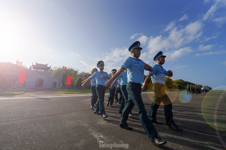 Các binh chủng triển khai đội hình cho lễ duyệt binh.