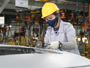 Tin tức trong ngày - Công ty cho nghỉ Tết dài hơn quy định, người lao động được tính lương thế nào?