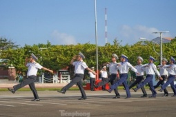 Tin tức trong ngày - Duyệt binh trên đảo Trường Sa