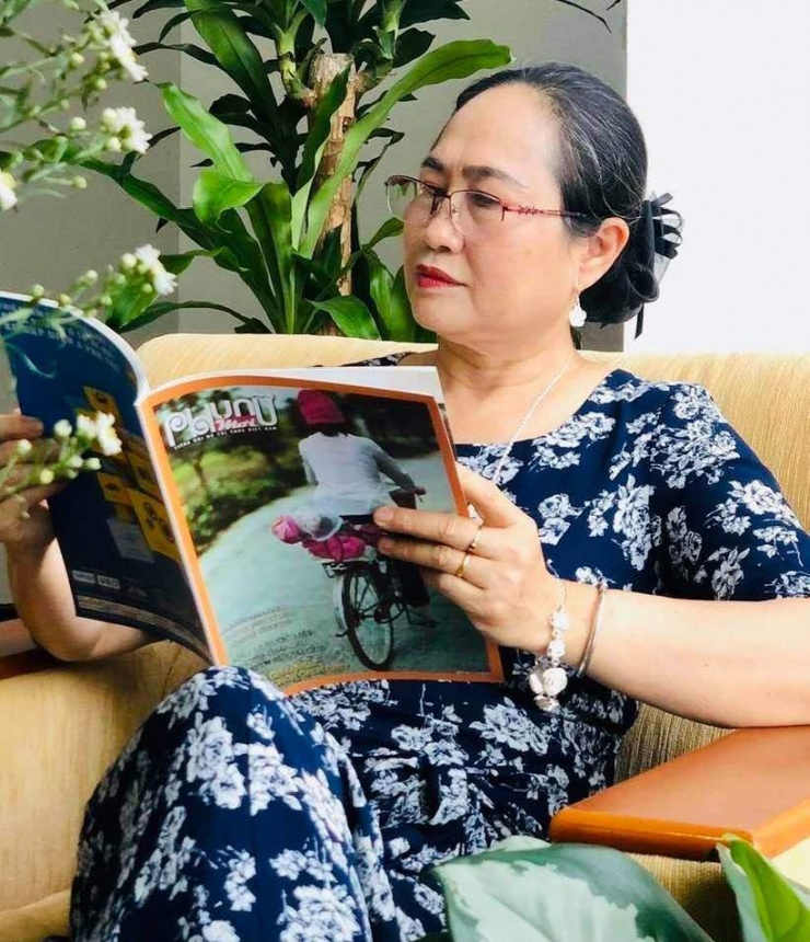 Chân dung nhà báo Vũ Thị Tuyết Nhung - người có thâm niên nghiên cứu và có tình yêu sâu đậm với ẩm thực Hà Thành xưa.