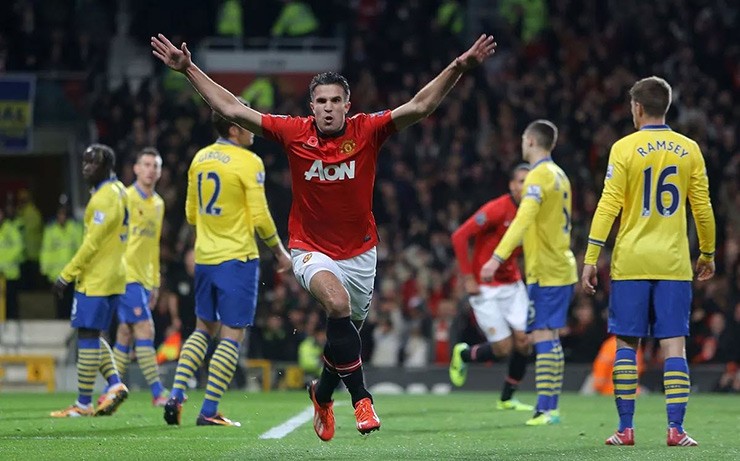 Van Persie ăn mừng trong lần thứ 3 chọc thủng lưới CLB cũ Arsenal