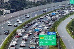 Tin tức trong ngày - Người dân ùn ùn trở lại Thủ đô ngày mùng 4 Tết