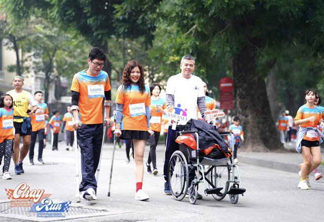 Nữ bác sĩ Bế Thị Băng trong một lần tham gia giải chạy bộ ở Hà Nội