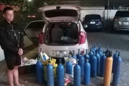 An ninh - Xã hội - Mùng 3 Tết đi ship bình khí cười thì gặp Cảnh sát 141