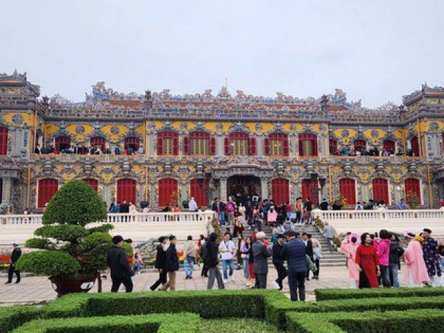 Kinh doanh - Nhiều tỉnh thành vừa 'hái ra tiền' dịp Tết