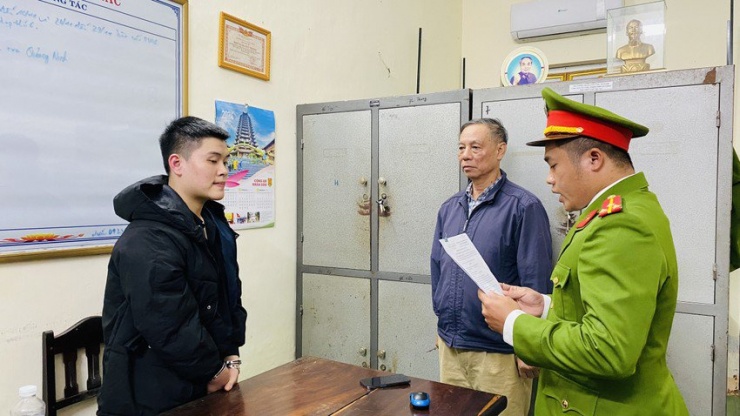 Nguyễn Hùng Anh bị bắt quả tang cùng hơn 2 kg ma túy. Ảnh: Thùy Trang