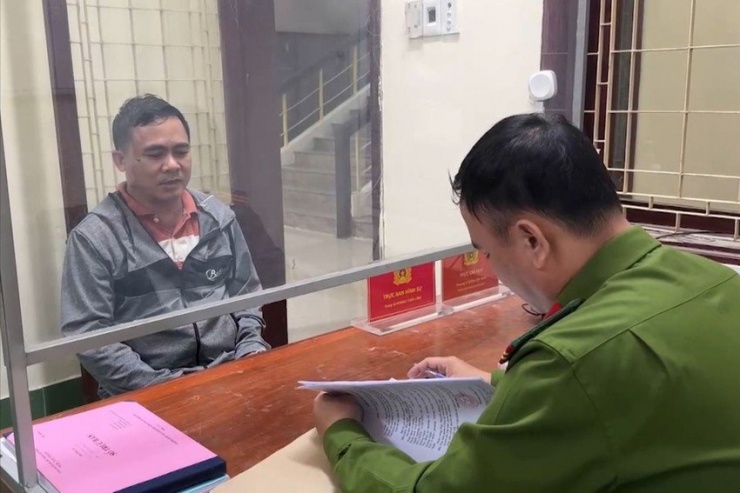 Cựu Chủ tịch Hội nông dân huyện Sơn Tịnh bị bắt vì lừa đảo chiếm đoạt tài sản của nhiều người. Ảnh: CA