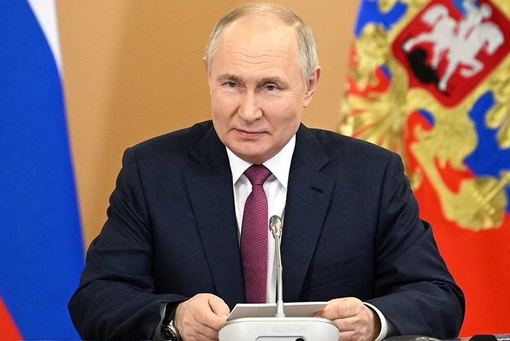 Ông Putin tự hào tuyên bố Nga sắp sản xuất vắc xin ngừa ung thư.