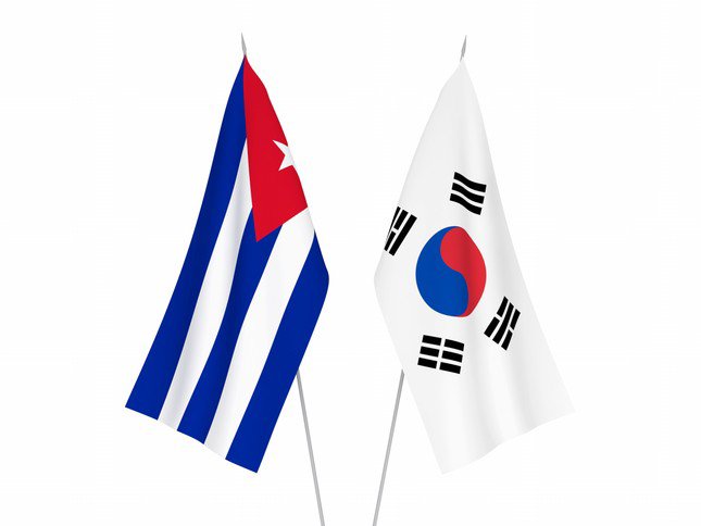 Quốc kỳ Cuba và Hàn Quốc. (Ảnh: Korea Herald)