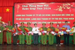 Pháp luật - Vụ cô gái bị sát hại ở Thủ Đức: Khen thưởng các đơn vị, cá nhân tham gia phá án