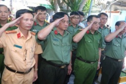 Tin tức trong ngày - Đồng đội thương tiếc vĩnh biệt trung úy Cảnh sát hy sinh khi làm nhiệm vụ