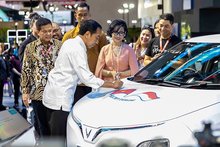 VinFast giới thiệu loạt xe điện tay lái nghịch tại Indonesia - 2
