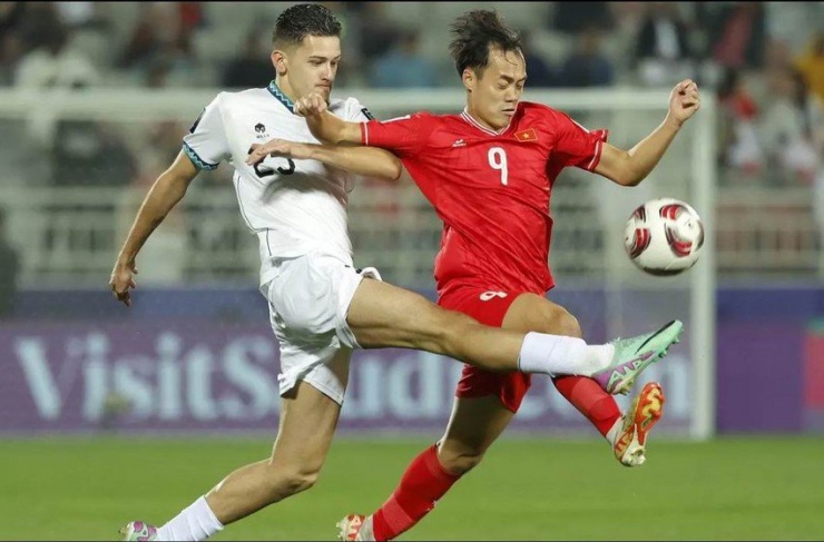 Ba trận toàn thua tại Asian Cup 2023, Việt Nam bị rớt khỏi tốp 100 FIFA. Ảnh: Getty
