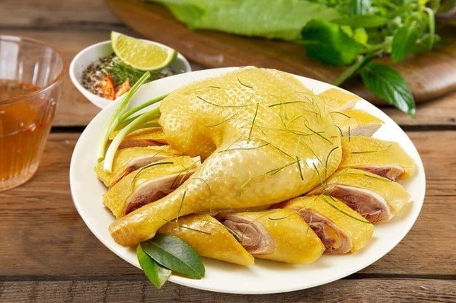 Thịt gà thường có trong bữa cơm người Việt, nhưng ăn theo cách này dễ rước bệnh vào người - 1