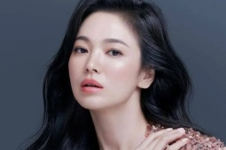 Học Song Hye Kyo rửa mặt với mật ong để có làn da không tuổi