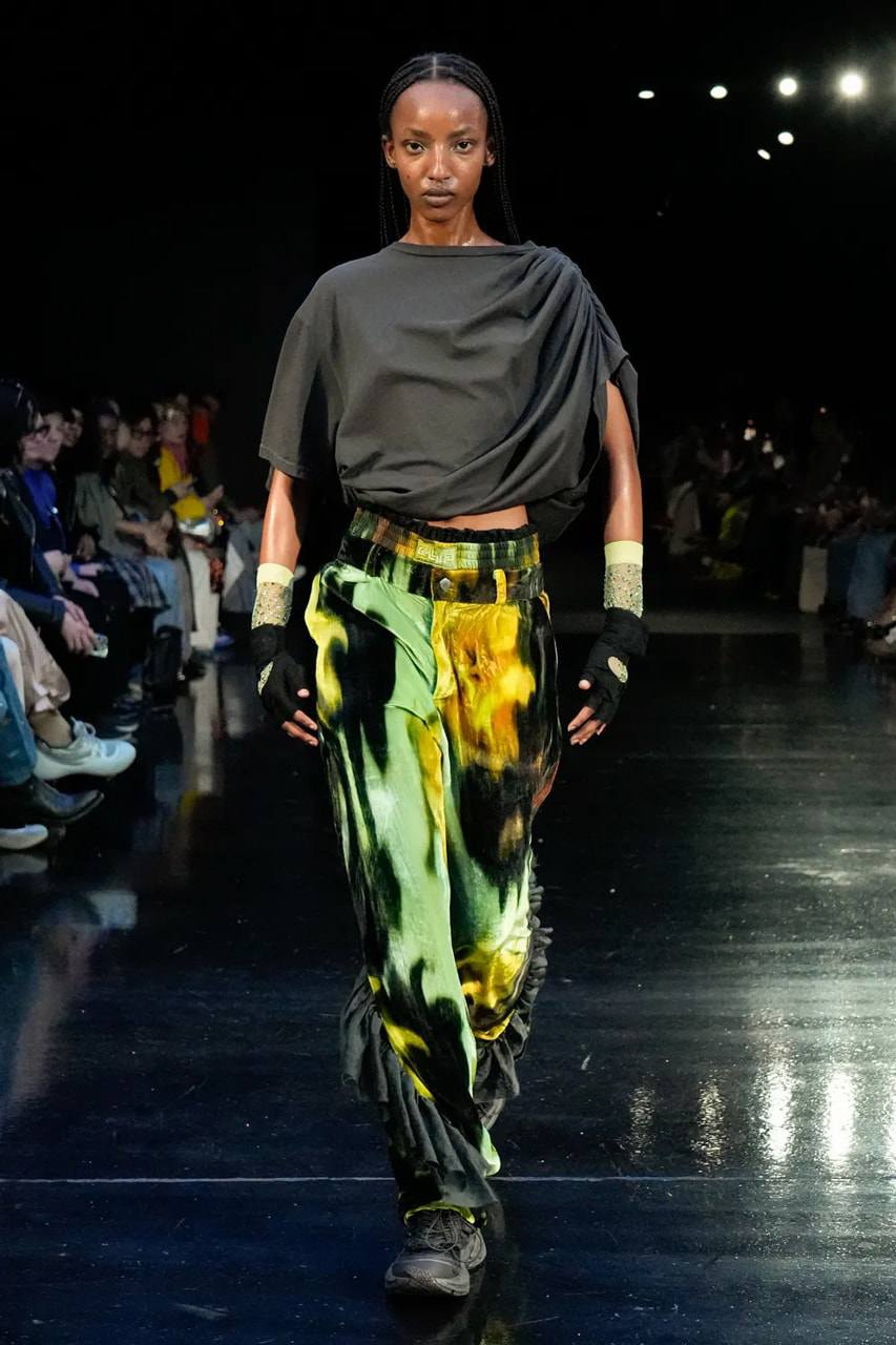 Khi phòng gym của phái đẹp được đưa lên sàn diễn thời trang - 20